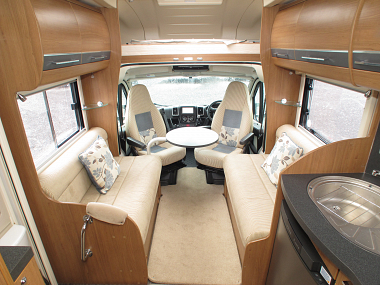  2013-autotrail-tracker-rs-uc5601-30.jpg