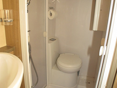  2013-bessacarr-e564-for-sale-ros258-39.jpg