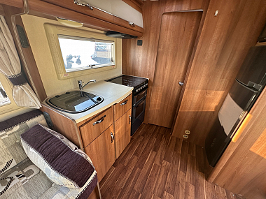  2014-autosleeper-burford-for-sale-ros285-14.jpg