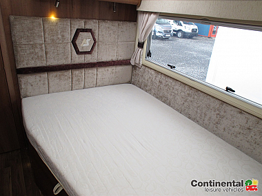  2014-autosleeper-burford-ros285-19_1.jpg