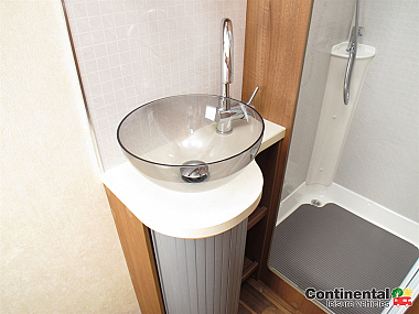  2014-autosleeper-burford-ros285-25_1.jpg