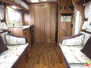  2014-autosleeper-burford-ros285-2_2.jpg