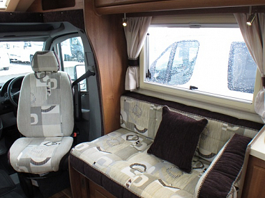  2014-autosleeper-burford-ros285-31_1.jpg