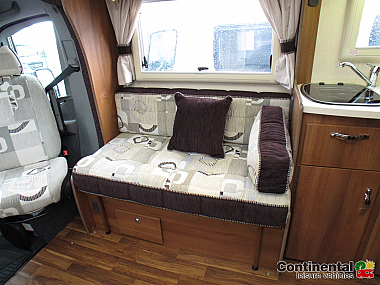  2014-autosleeper-burford-ros285-32_1.jpg