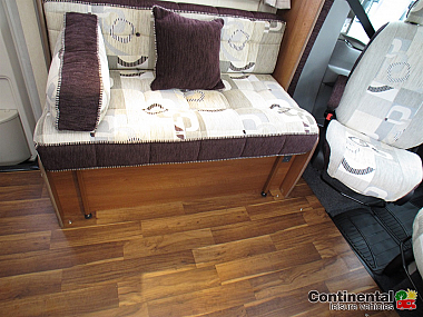 2014-autosleeper-burford-ros285-33_1.jpg