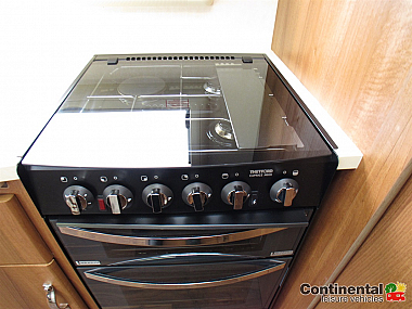  2014-autosleeper-burford-ros285-7_1.jpg