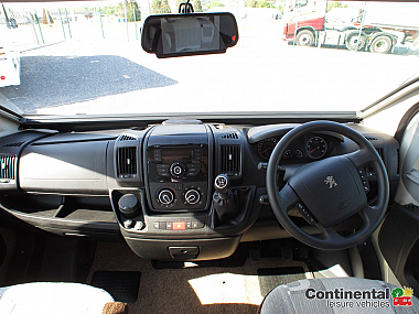  2014-autosleeper-kemerton-for-sale-uc5890-10.jpg