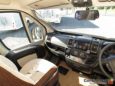  2014-autosleeper-kemerton-for-sale-uc5890-12.jpg