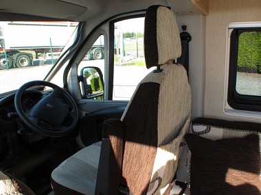  2014-autosleeper-kemerton-for-sale-uc5890-14.jpg