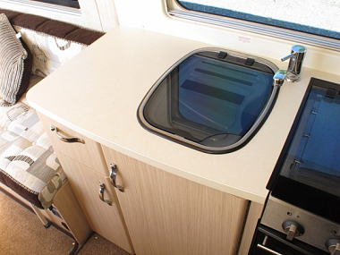  2014-autosleeper-kemerton-for-sale-uc5890-30.jpg