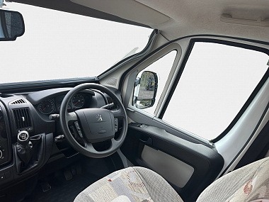  2014-autosleeper-nuevo-ek-for-sale-uc6076-10.jpg