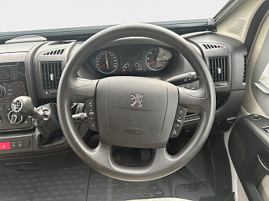  2014-autosleeper-nuevo-ek-for-sale-uc6076-12.jpg