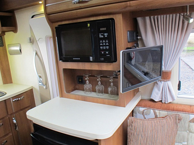 2014-autosleeper-nuevo-ek-for-sale-uc6076-14.jpg