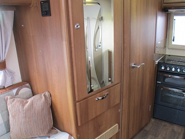  2014-autosleeper-nuevo-ek-for-sale-uc6076-16.jpg