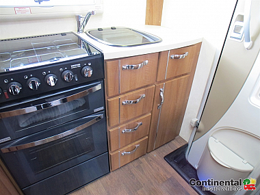  2014-autosleeper-nuevo-ek-for-sale-uc6076-23.jpg