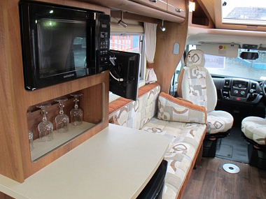  2014-autosleeper-nuevo-ek-for-sale-uc6076-25.jpg