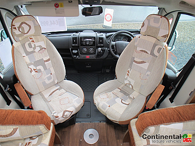  2014-autosleeper-nuevo-ek-for-sale-uc6076-4_1.jpg