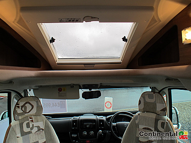  2014-autosleeper-nuevo-ek-for-sale-uc6076-5_1.jpg
