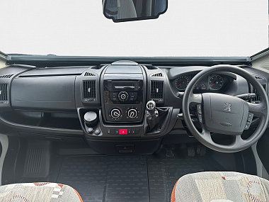  2014-autosleeper-nuevo-ek-for-sale-uc6076-9.jpg
