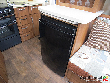  2014-autosleeper-nuevo-ek-for-sale-uc6076-9_1.jpg