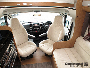  2014-autotrail-apache-700-for-sale-uc5860-36.jpg