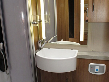 2014-autotrail-apache-700-for-sale-uc5860-50.jpg