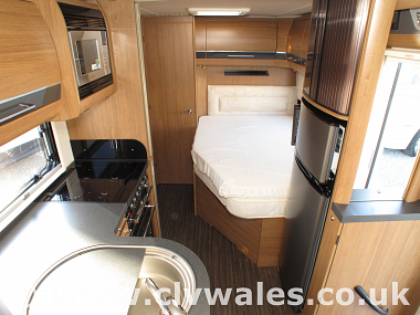  2014-autotrail-frontier-dakota-ros228-47.jpg