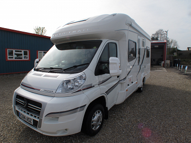  2014-autotrail-tracker-fb-for-sale-uc5535-2.jpg