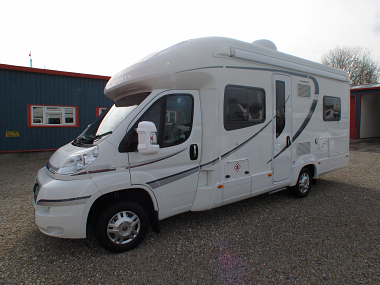 2014-autotrail-tracker-fb-for-sale-uc5535-3.jpg