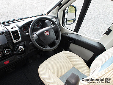  2014-autotrail-tracker-fb-for-sale-uc5802-11.jpg