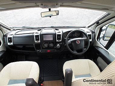  2014-autotrail-tracker-fb-for-sale-uc5802-13.jpg