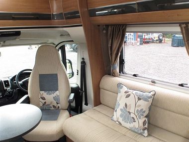  2014-autotrail-tracker-fb-for-sale-uc5802-17.jpg