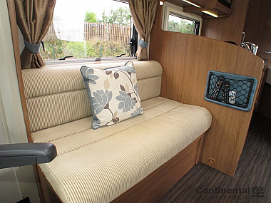  2014-autotrail-tracker-fb-for-sale-uc5802-21.jpg