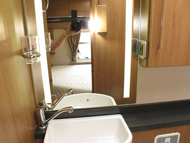  2014-autotrail-tracker-fb-for-sale-uc5802-45.jpg