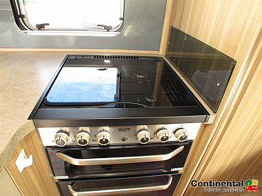  2014-swift-bessacarr-582-for-sale-pics-two-uc5907-24.jpg
