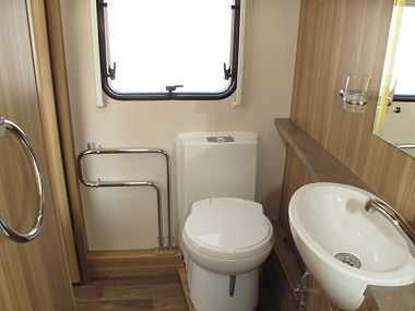  2014-swift-bessacarr-582-for-sale-pics-two-uc5907-50.jpg