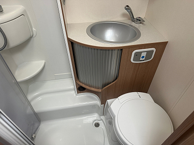  2015-adria-sunliving-lido-m45sp-motorhome-for-sale-uc6068-15.jpg