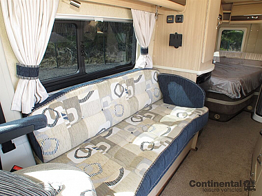  2015-autosleeper-kingham-for-sale-uc5784-20.jpg