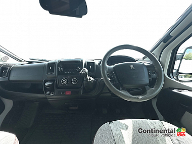  2015-autosleeper-nuevo-for-sale-ros341-10.jpg
