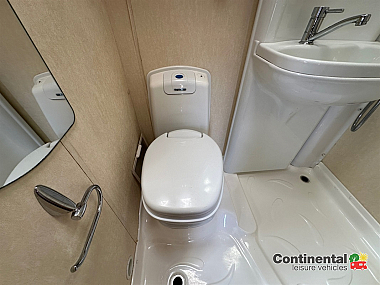  2015-autosleeper-nuevo-for-sale-ros341-56.jpg