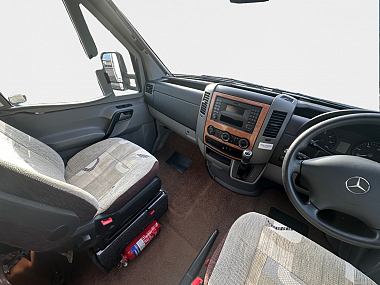  2015-autosleeper-stanton-for-sale-uc6077-10.jpg