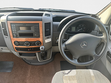  2015-autosleeper-stanton-for-sale-uc6077-11.jpg