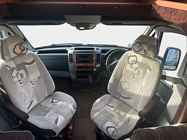  2015-autosleeper-stanton-for-sale-uc6077-15.jpg