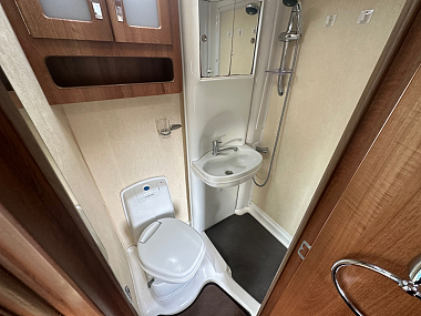  2015-autosleeper-stanton-for-sale-uc6077-23.jpg