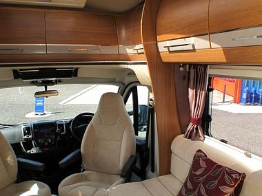  2015-autotrail-apache-632-for-sale-uc5904-18.jpg