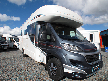  2015-autotrail-frontier-mohawk-for-sale-uc5546-9.jpg