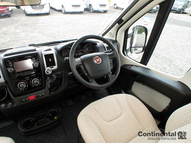  2015-autotrail-mohawk-for-sale-uc5707-17.jpg