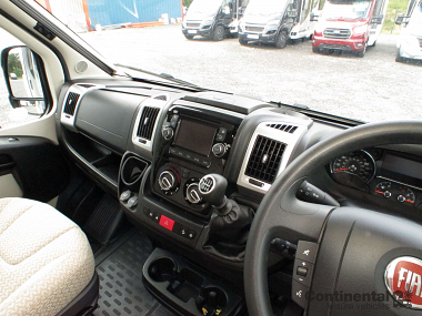  2015-autotrail-mohawk-for-sale-uc5707-18.jpg