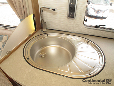  2015-autotrail-mohawk-for-sale-uc5707-38.jpg