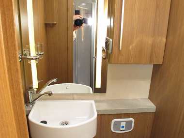  2015-autotrail-mohawk-for-sale-uc5707-58.jpg